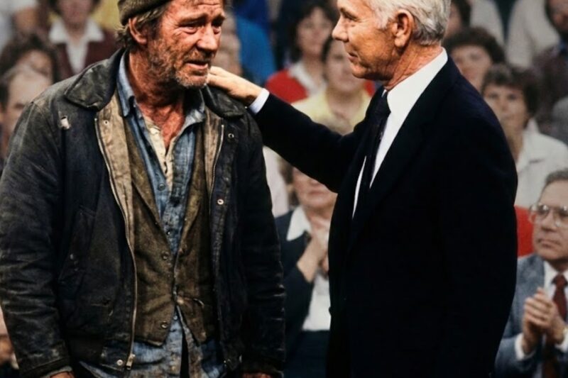 Johnny Carson STOPPED Mid-Monologue When He Saw THIS Man in Row Seven 