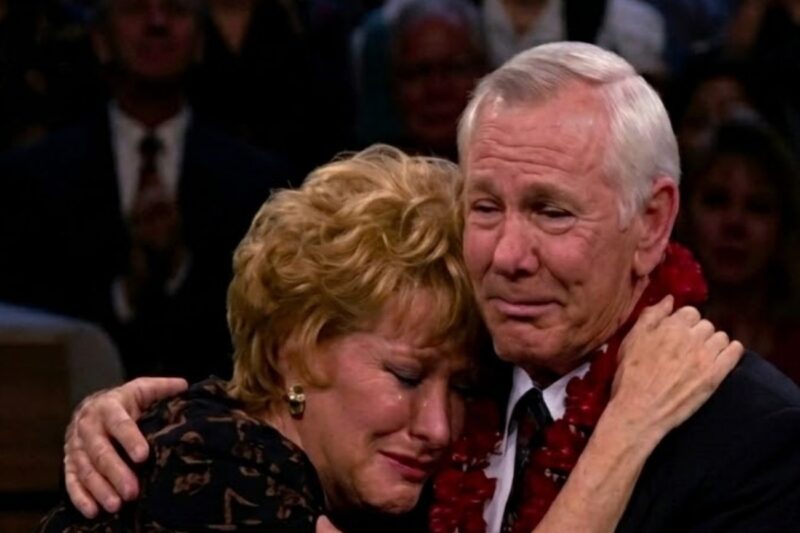 Johnny Carson BROKE DOWN When Bette Midler Sang This Song — The Farewell That Made America CRY