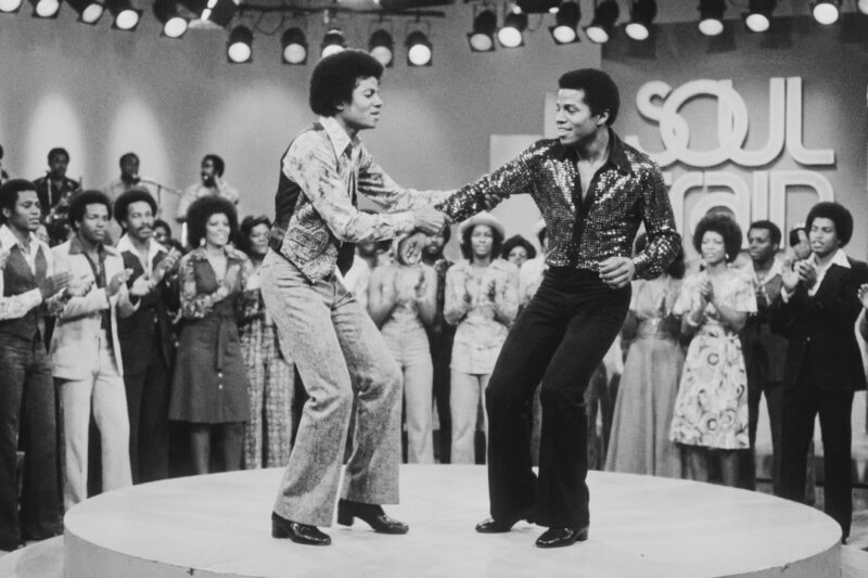 Michael Jackson Had 2 Seconds to Save His Brother on Live TV… What He Did Was Pure Genius 