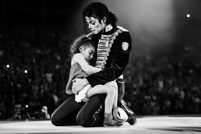 Michael Jackson STOPPED Entire Apollo Theater Show for Dying Fan — Fans Were Left in Tears