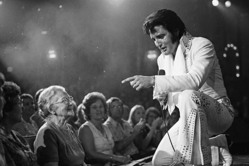 Elvis BROKE DOWN Crying When He Saw HER in Audience — What She Whispered Changed His Life